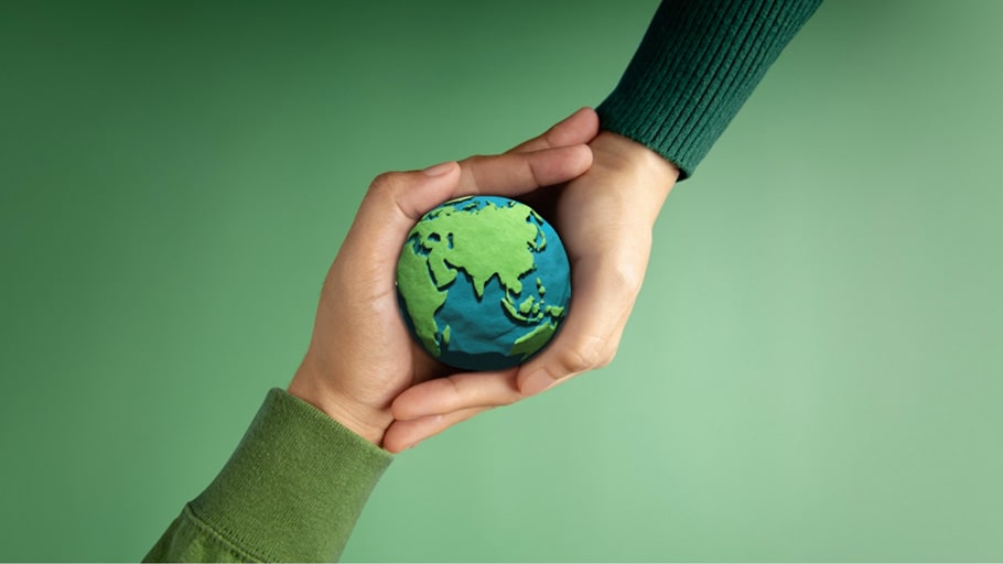 : Image symbolizing the sustainable nature of phenalkamides. This innovative technology utilizes bio-based materials and reduces environmental impact, making it a greener choice for epoxy coatings